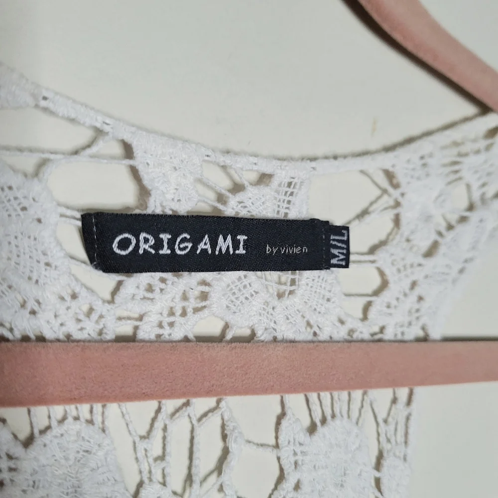 Origami by Vivien Ivory Crochet Sleeveless Top - Picture 5 of 5